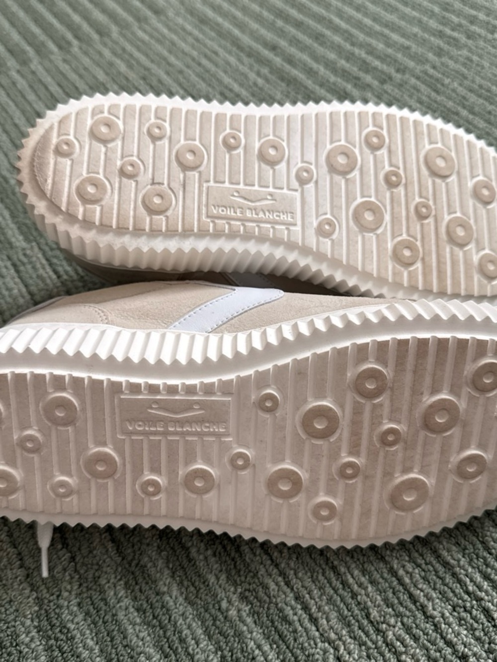 Voile Blanche Beige and White Suede Low-Top Sneakers - Picture 5 of 5